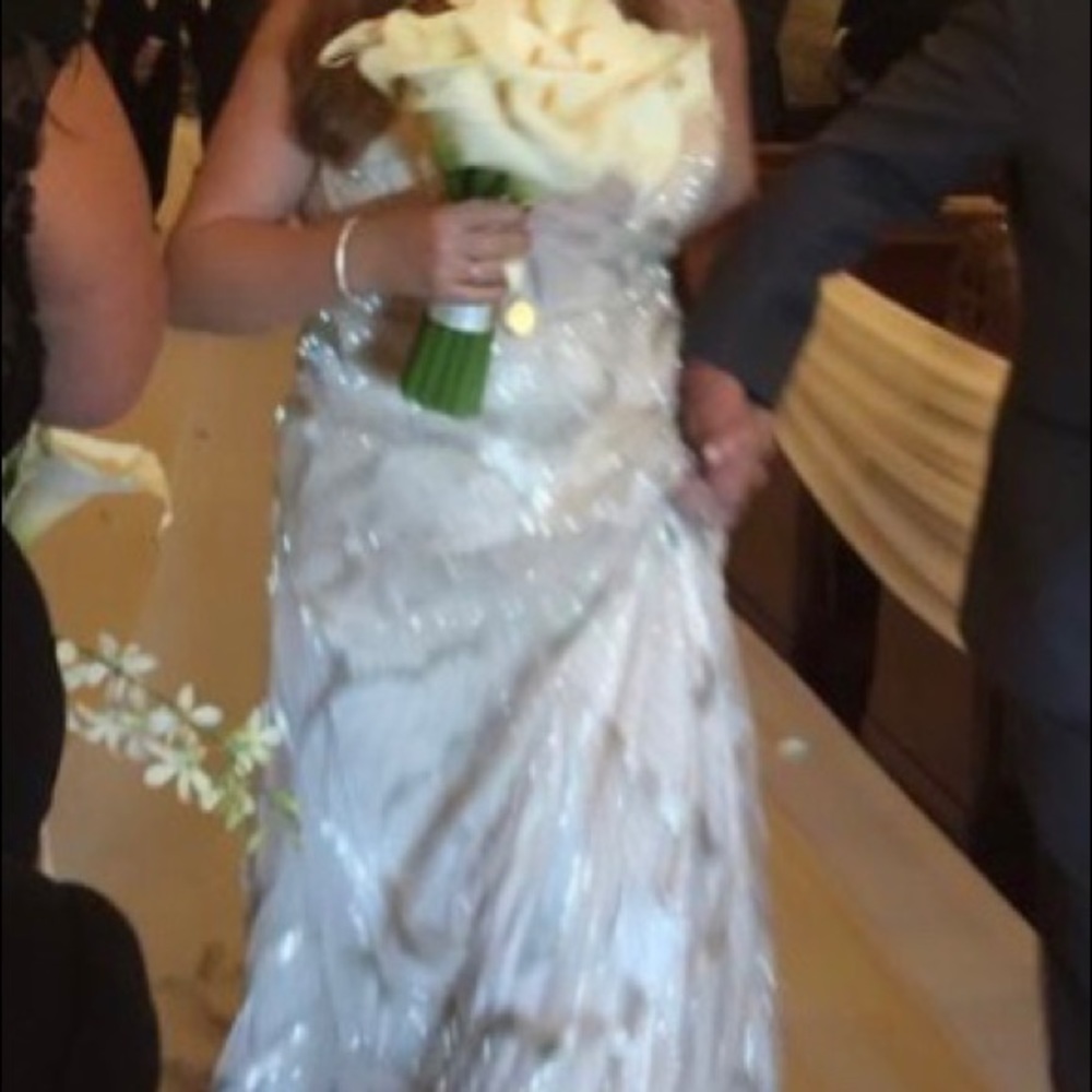 WEDDING DRESS - Picture 3 of 4